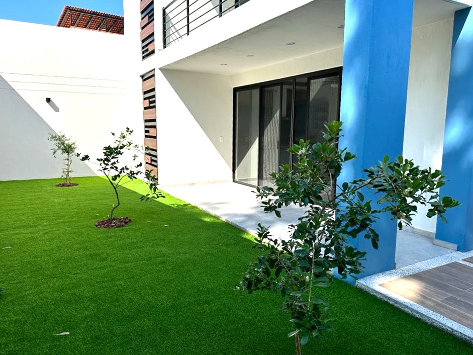 Lakeside Rentals & Management English